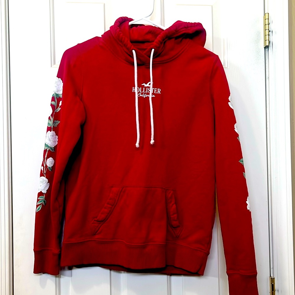Cute Hollister adult small women’s jacket in good shape!

BUYER PAYS SHIPPING!